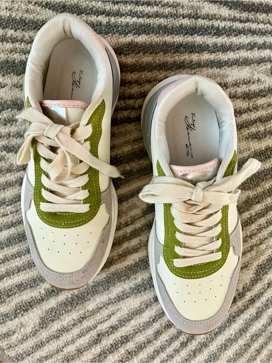 Vintage Havana Shoes - Vintage Havana White with Green Pink Pale Blue Accent Low-Top Sneakers Size 8